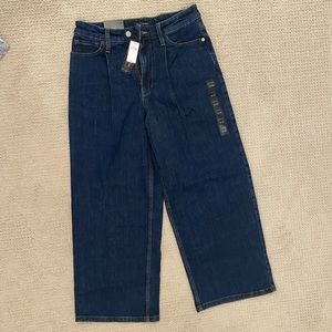 NWT Wide Leg Cropped Jeans